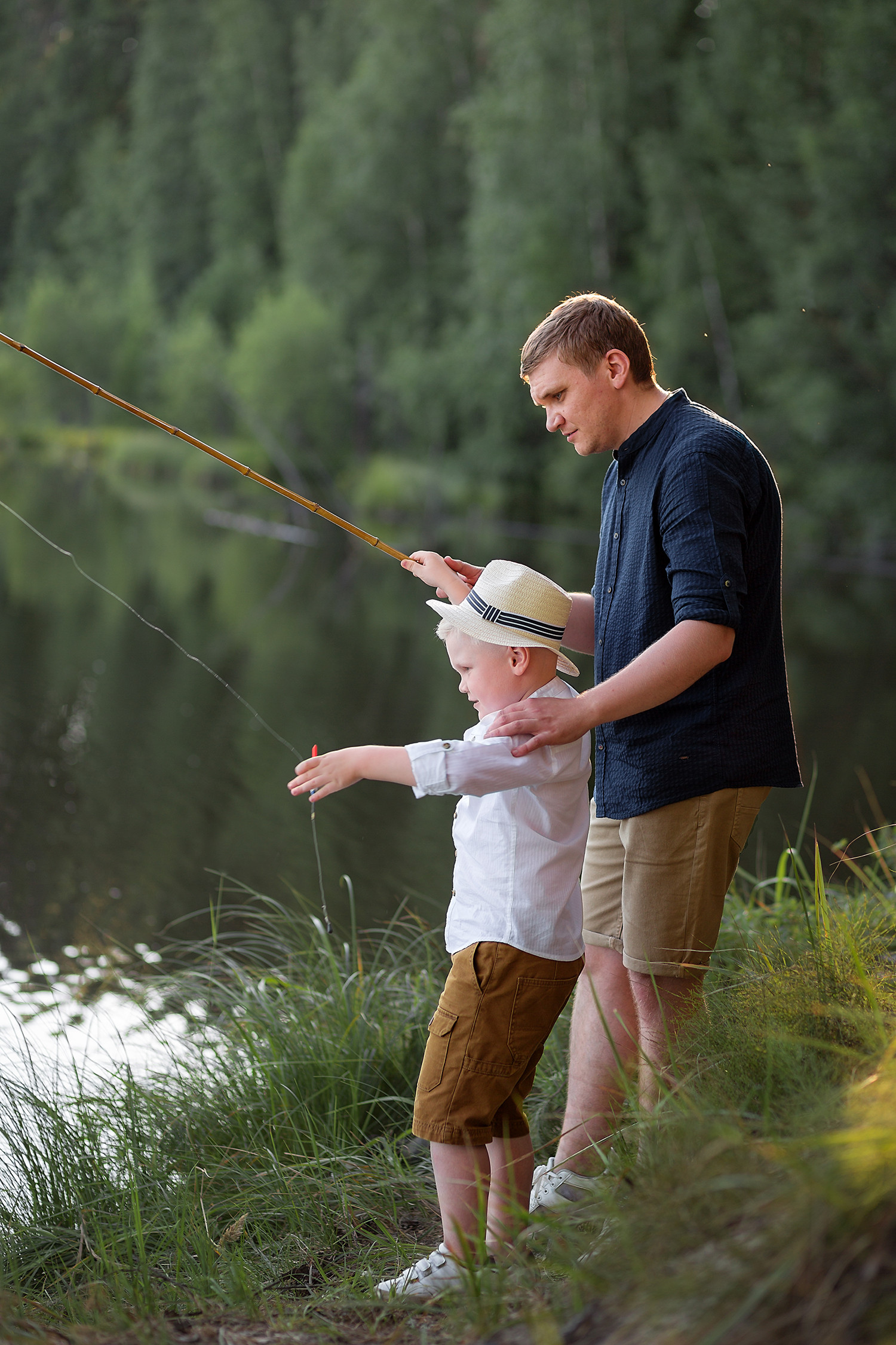 На рыбалке с папой - Fishing with dad