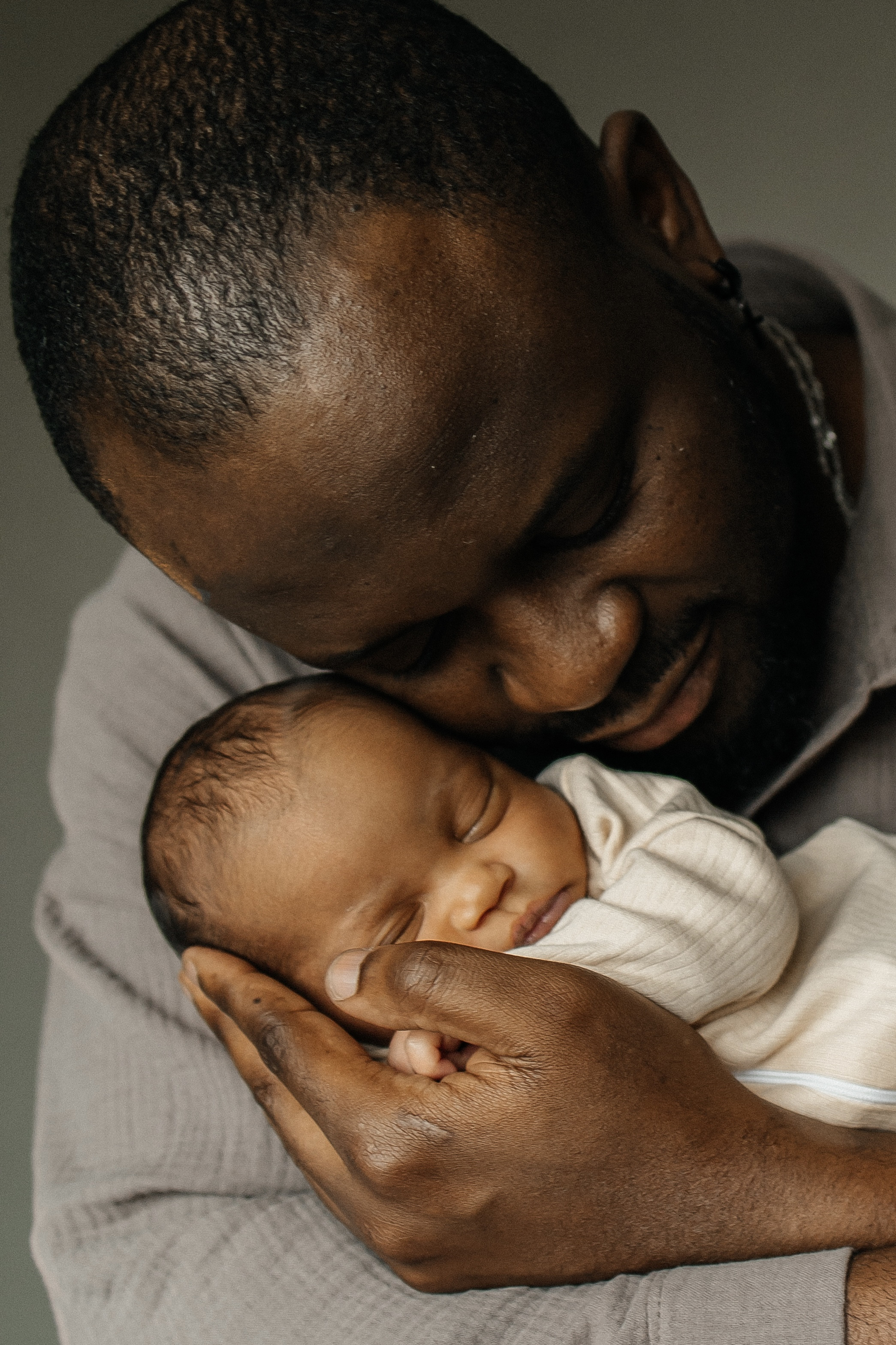 Крепкие объятия