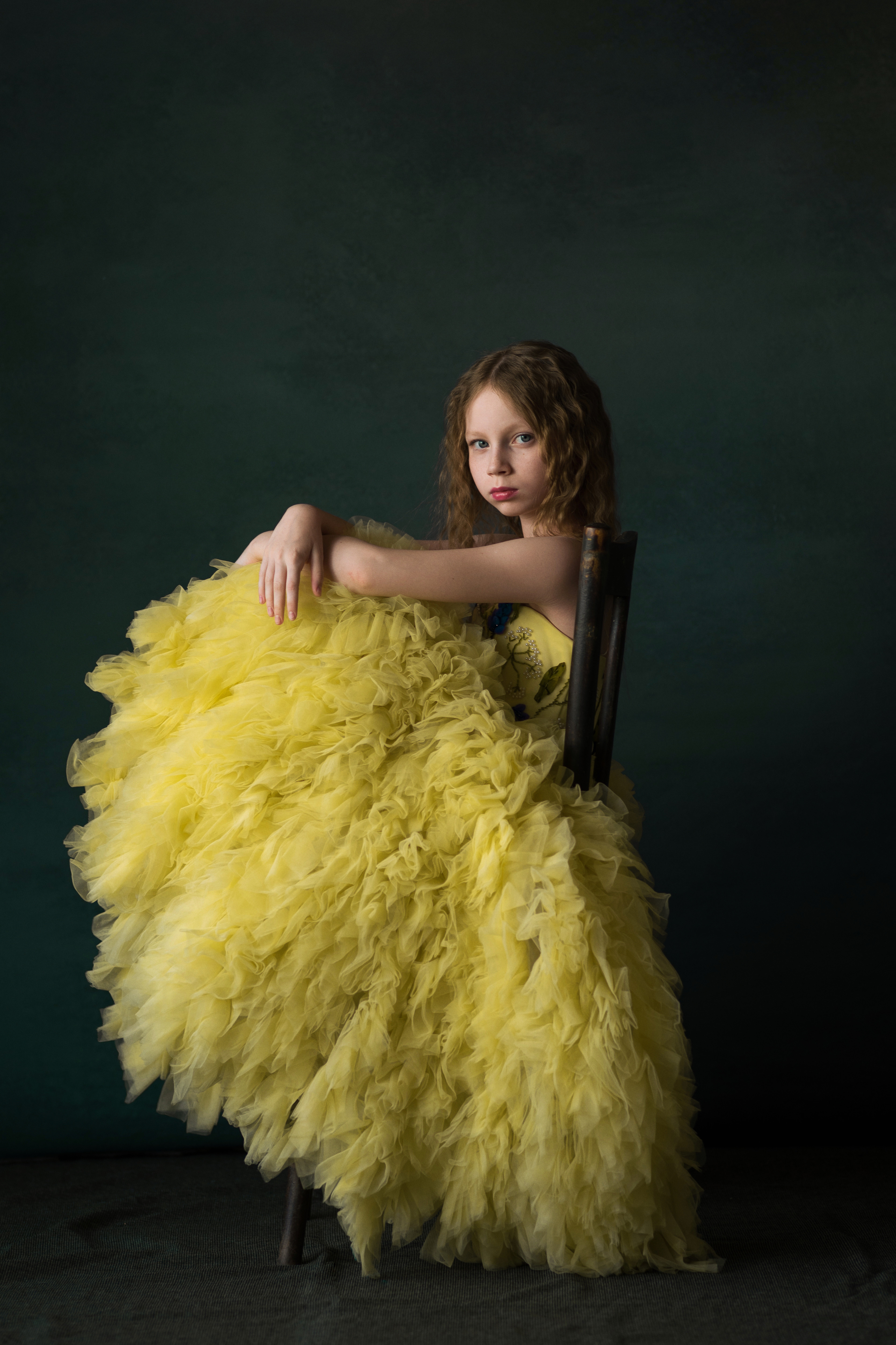 Иванна в желтом платье / Ivanna in a yellow dress