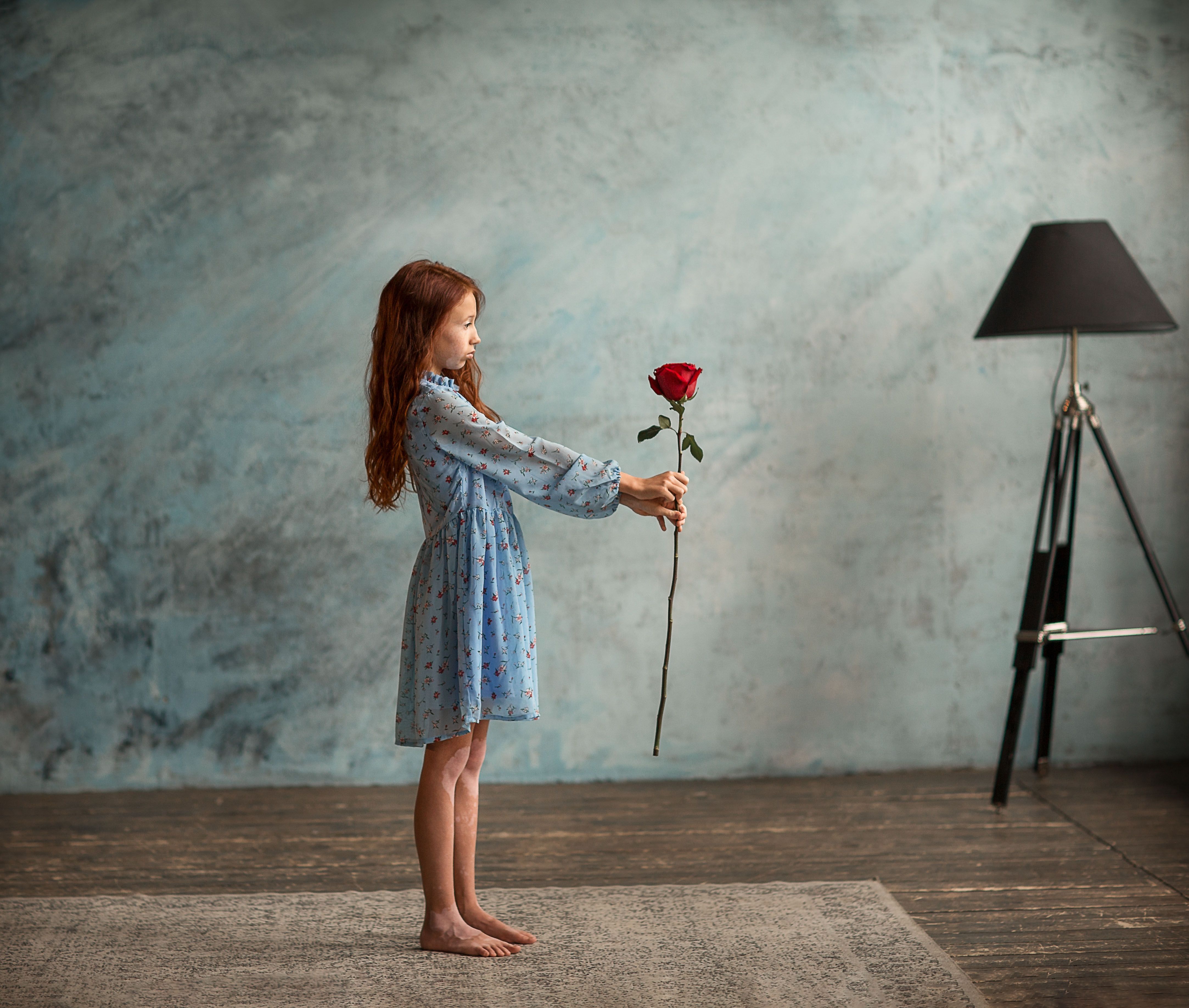 Девочка и роза