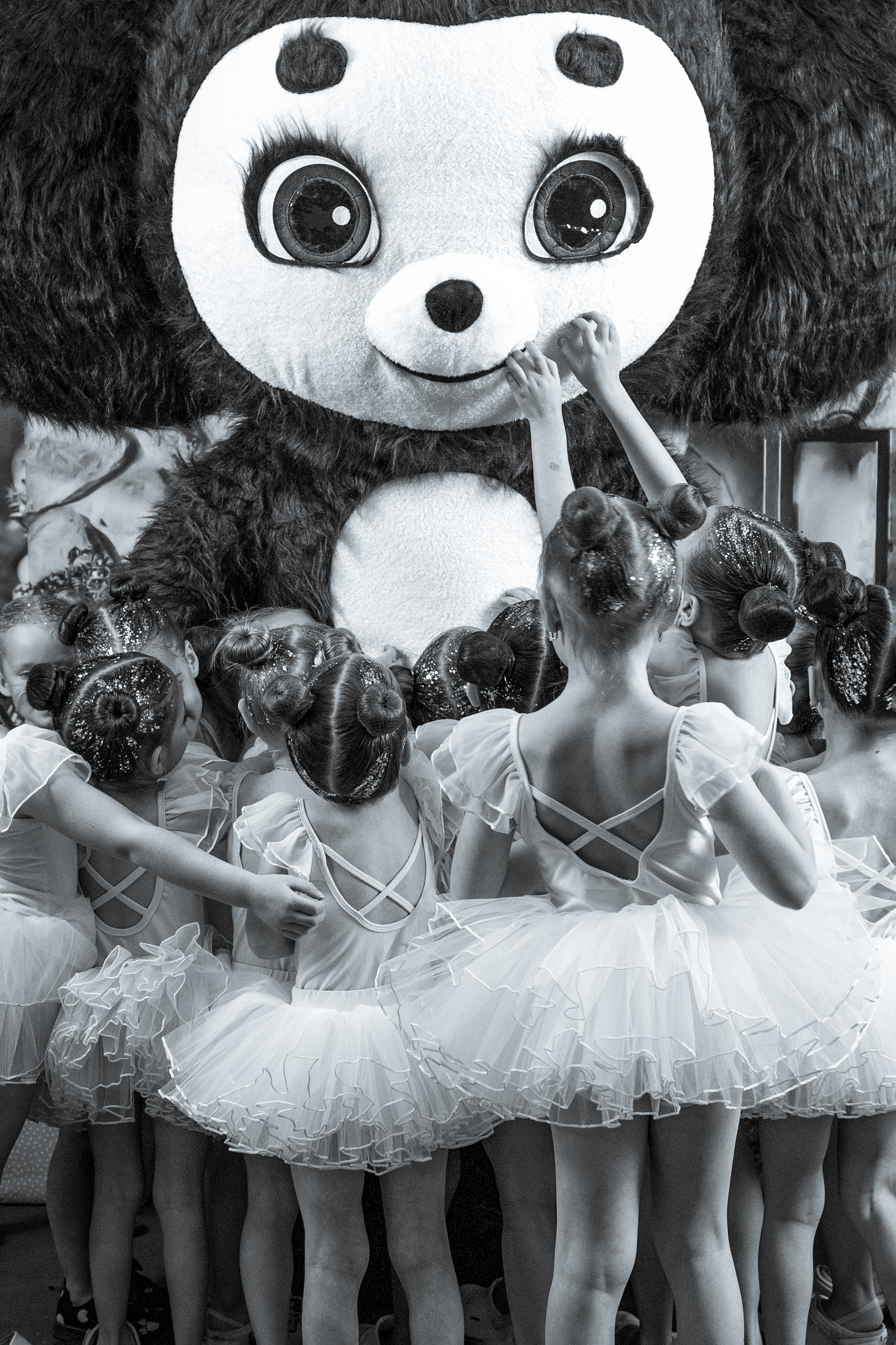 Юные танцовщицы