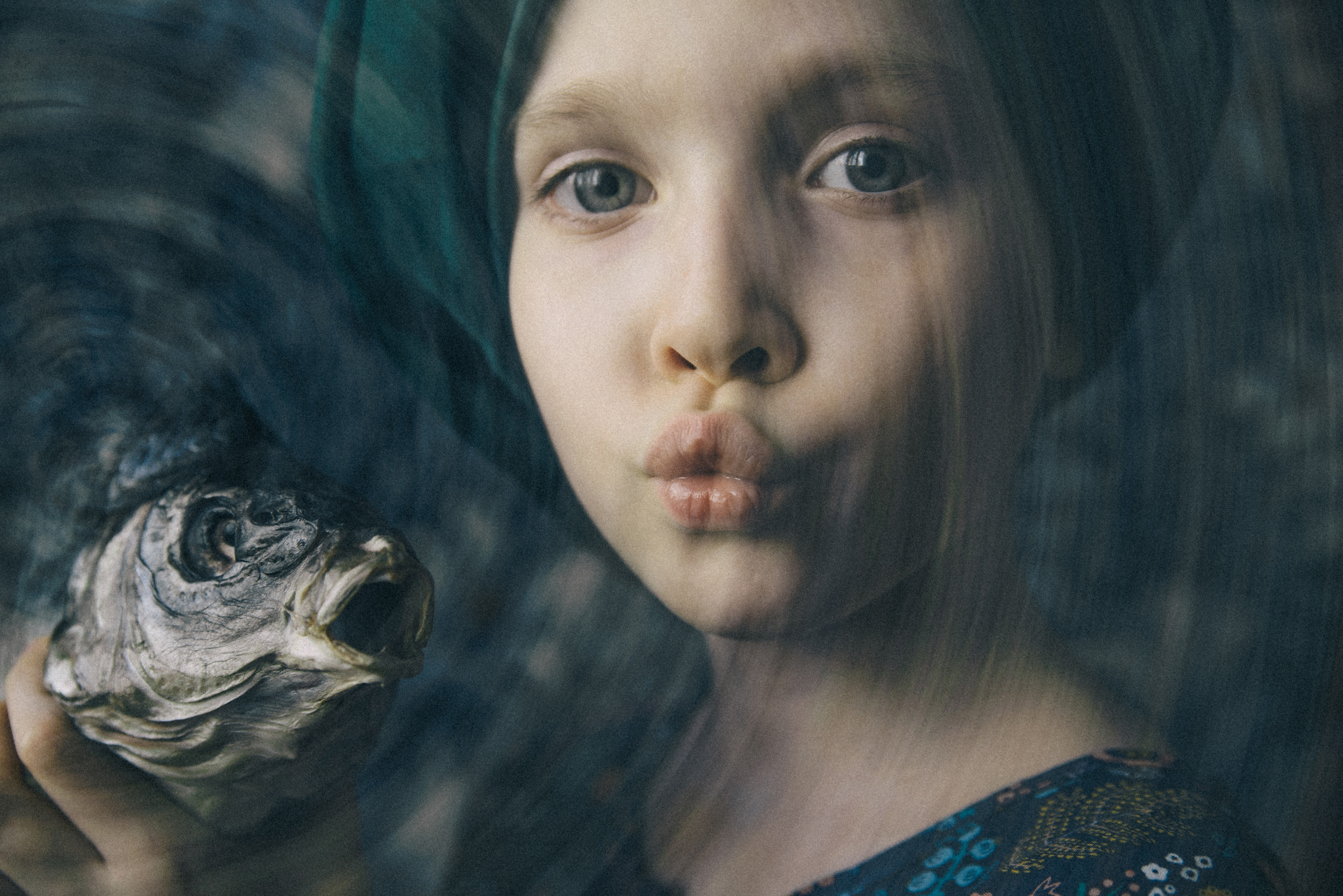 В синем море, в белой пене…