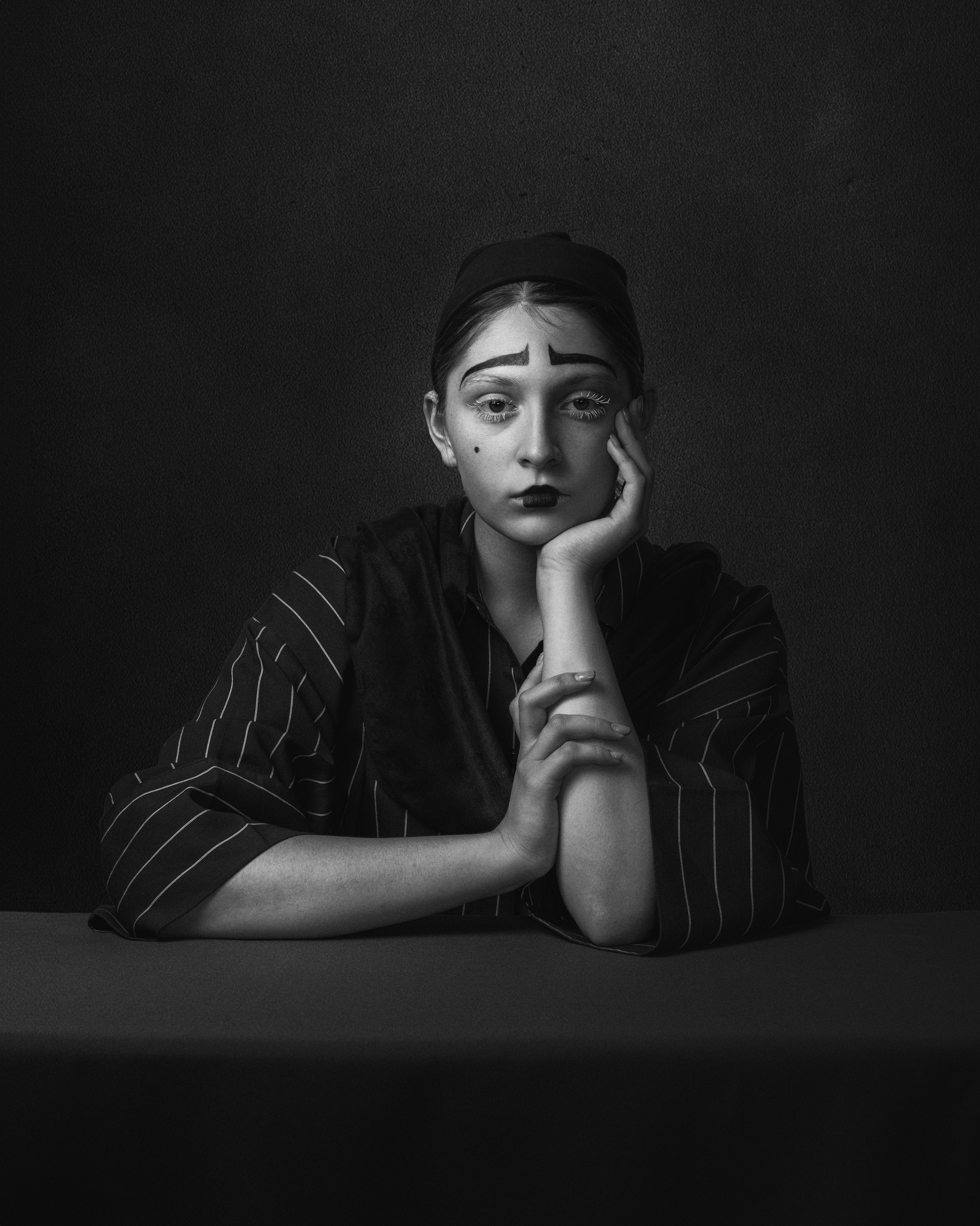 Грустный мим